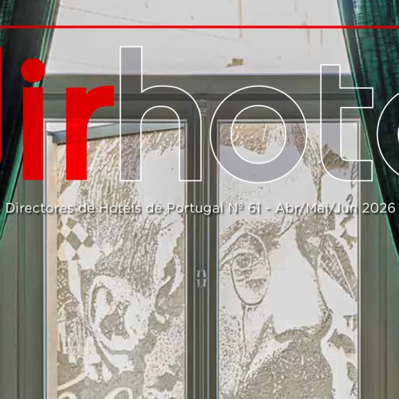 Dirhotel nº 61: riscos laborais da externalização do F&B hoteleiro 2 Topo da capa da Dirhotel nº 61, edição Abr/Mai/Jun 2026, com o cabeçalho da revista sobre um espaço de restauração.